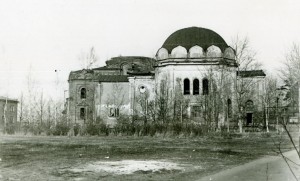 Скорбященская и Вознесенская церкви в 1980-е годы. Фото Б. Шилова
