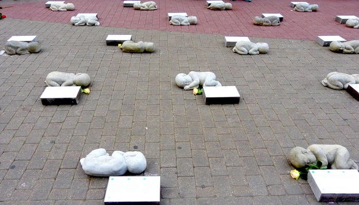 Памятник нерожденным детям в г. Риге